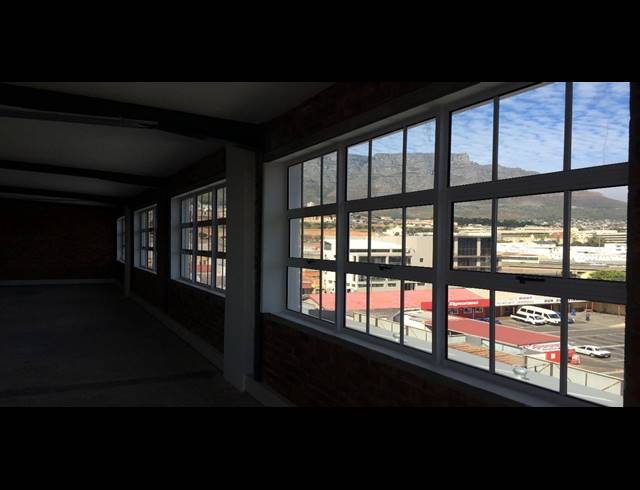 490M² OFFICE TO LET IN WOODSTOCK